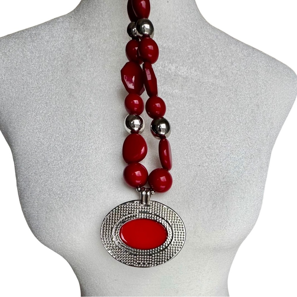 Statement Red Beaded Silver Tone Oval Pendant Chunky Bold Collar Necklace - Picture 6 of 7